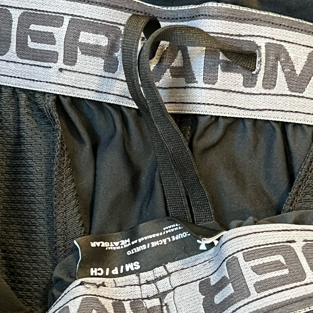 Under Armour Black Loose Fit Athletic Shorts - S - Picture 7 of 8